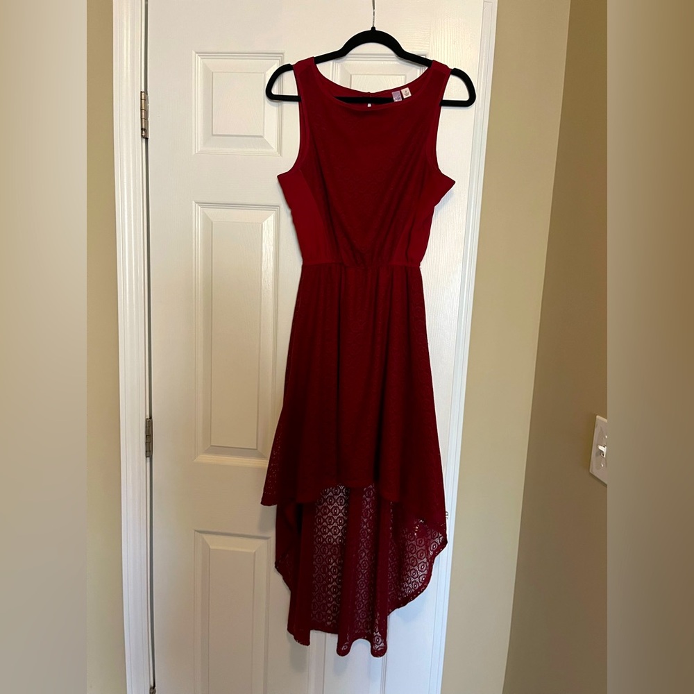 High low lacy sleeveless red dress